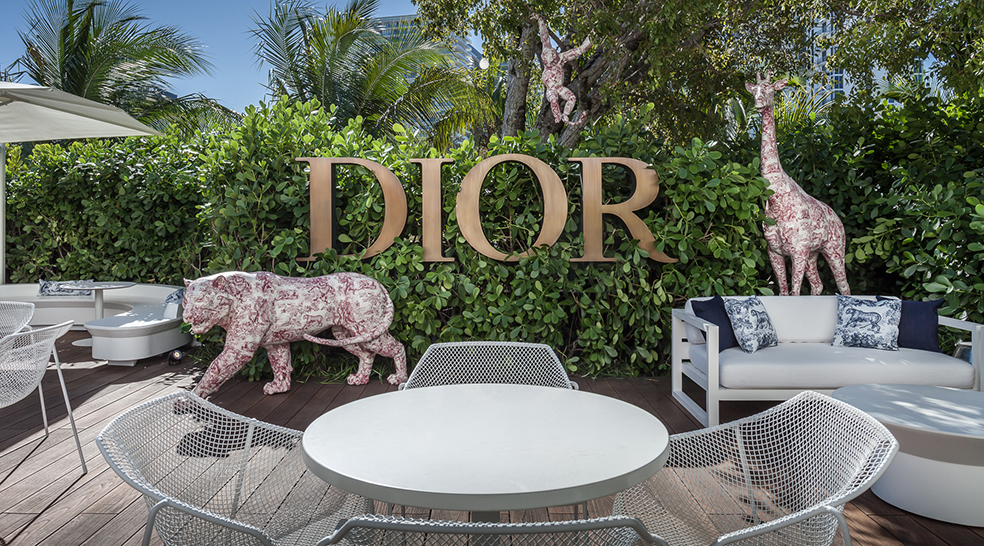 Dior Cafe