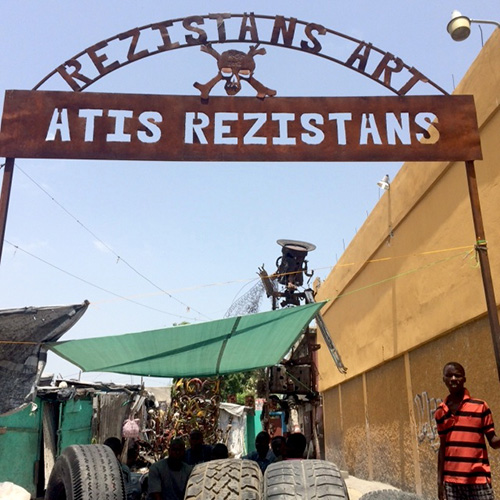 Atis Rezistans Entrance