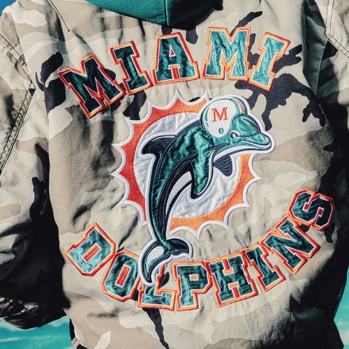 Miami DolphinsとPerushuのNFLコラボジャケット NFL Dolphins Varsity Jacket | OVO x Miami Dolphins Jacket