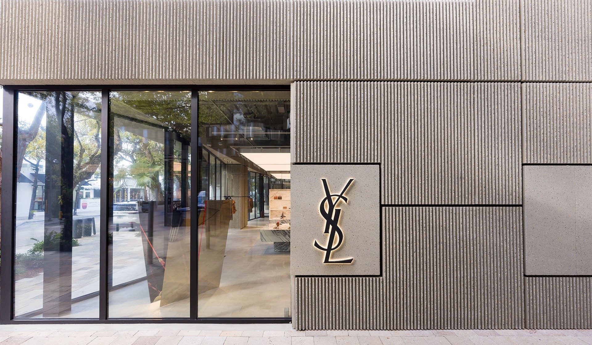Saint Laurent Image