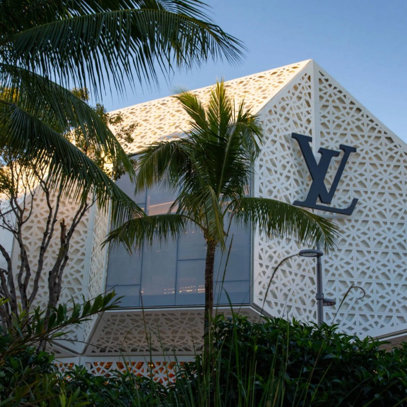 Louis Vuitton and the FIFA World Cup association transform the famous  Paradise Plaza of the Miami Design District into a football field. – Miami  Niche